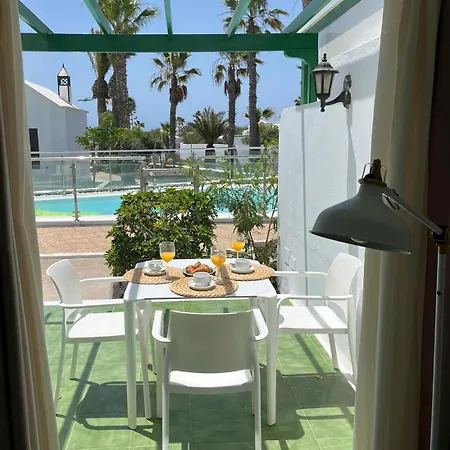 Retama Apartment Tias